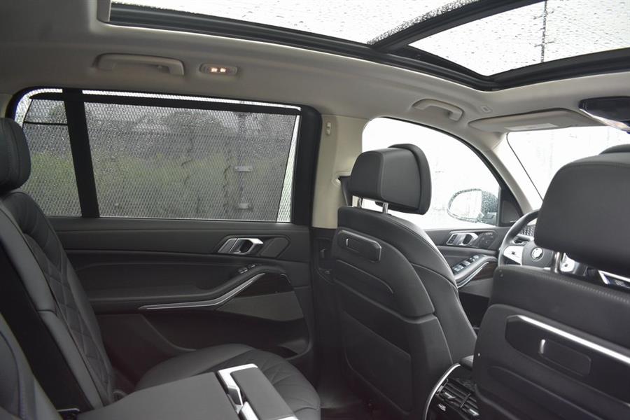 2024 BMW X7 xDrive40i photo