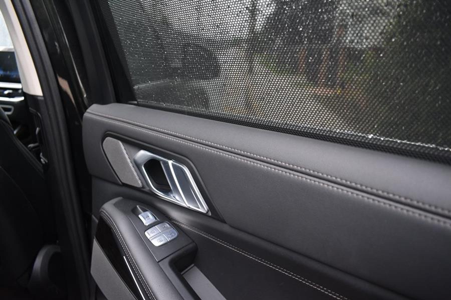 2024 BMW X7 xDrive40i photo