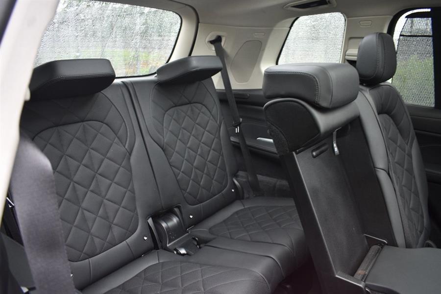 2024 BMW X7 xDrive40i photo