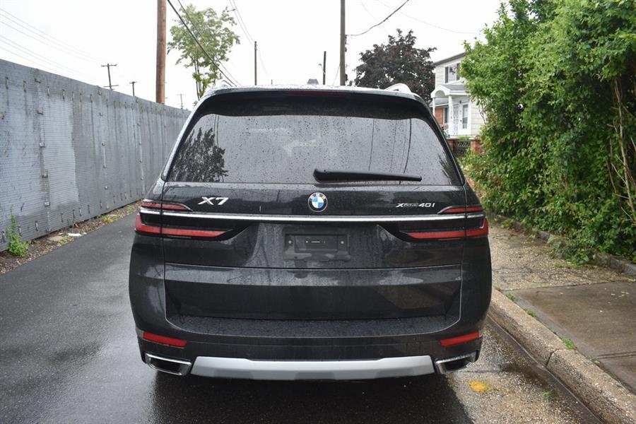 2024 BMW X7 xDrive40i photo