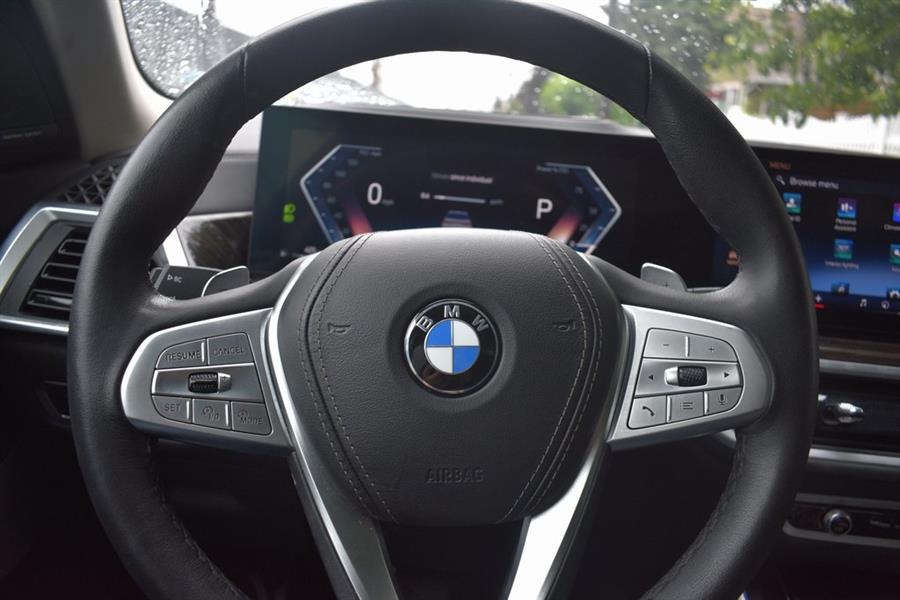 2024 BMW X7 xDrive40i photo