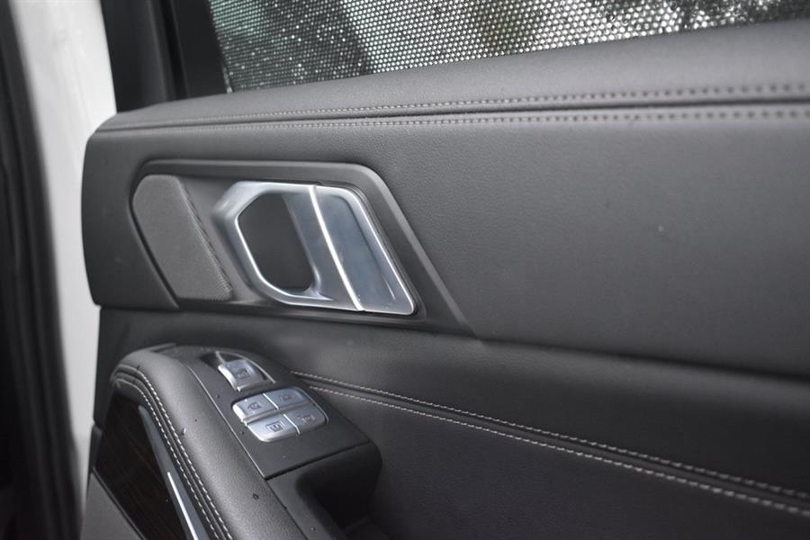 2024 BMW X7 xDrive40i photo