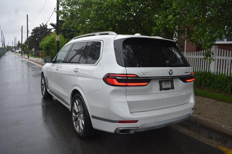 2024 BMW X7 xDrive40i photo