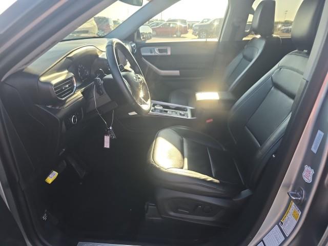 2023 Ford Explorer Limited 4WD photo