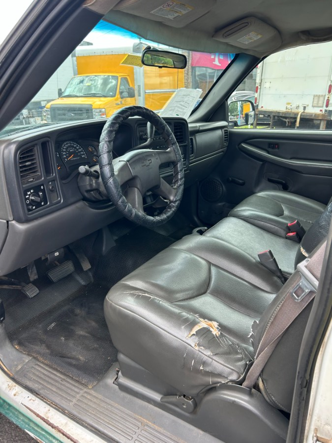 2006 Chevrolet Silverado 2500HD Reg Cab 133