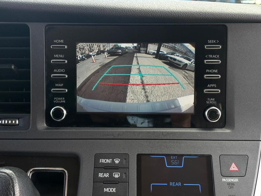 2020 Toyota Sienna L FWD 7-Passenger (Natl) photo