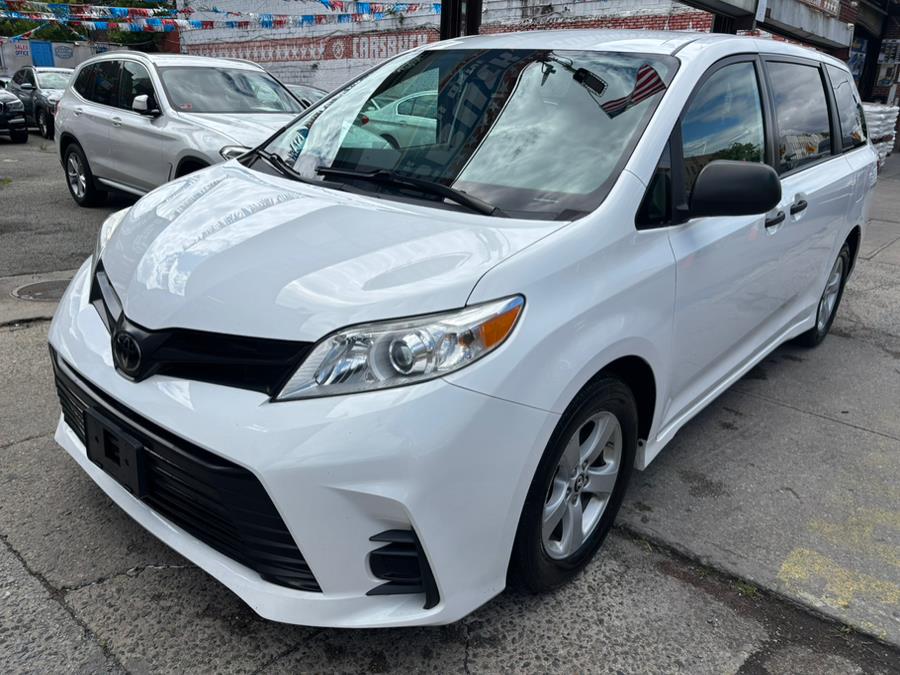 2020 Toyota Sienna L FWD 7-Passenger (Natl) photo