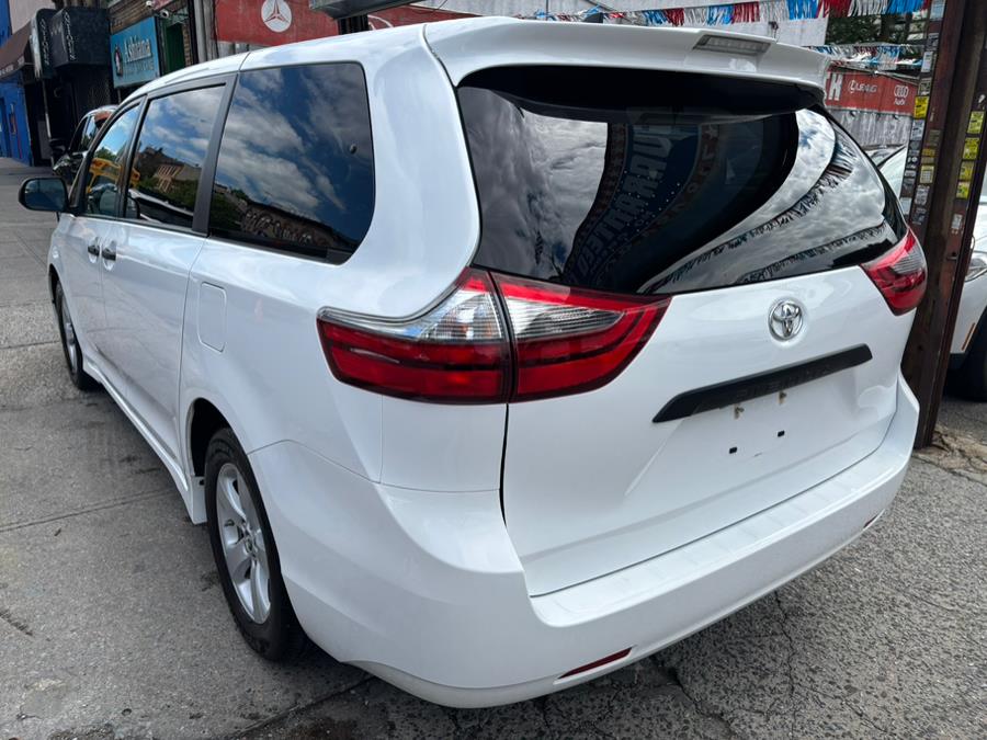 2020 Toyota Sienna L FWD 7-Passenger (Natl) photo