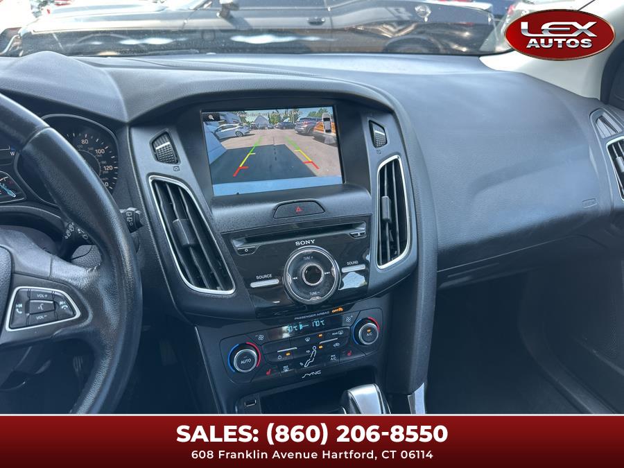 2015 Ford Focus 5dr HB Titanium photo