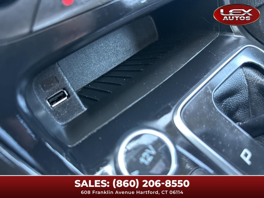 2015 Ford Focus 5dr HB Titanium photo