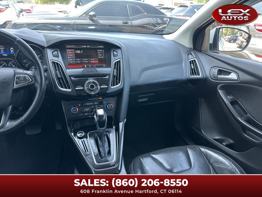 2015 Ford Focus 5dr HB Titanium photo