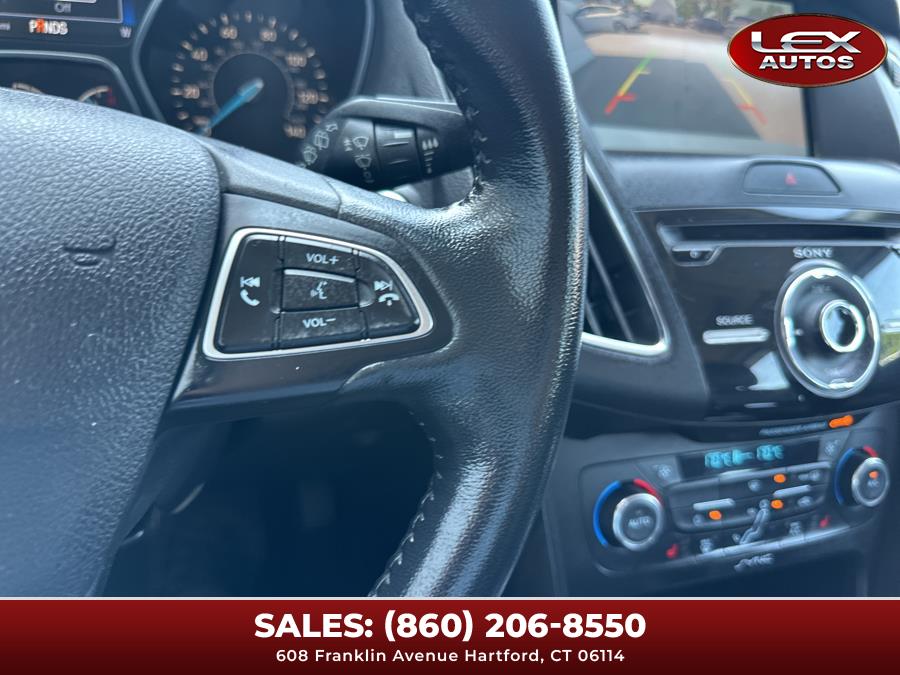 2015 Ford Focus 5dr HB Titanium photo