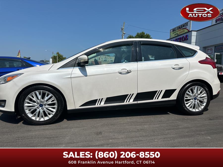 2015 Ford Focus 5dr HB Titanium photo