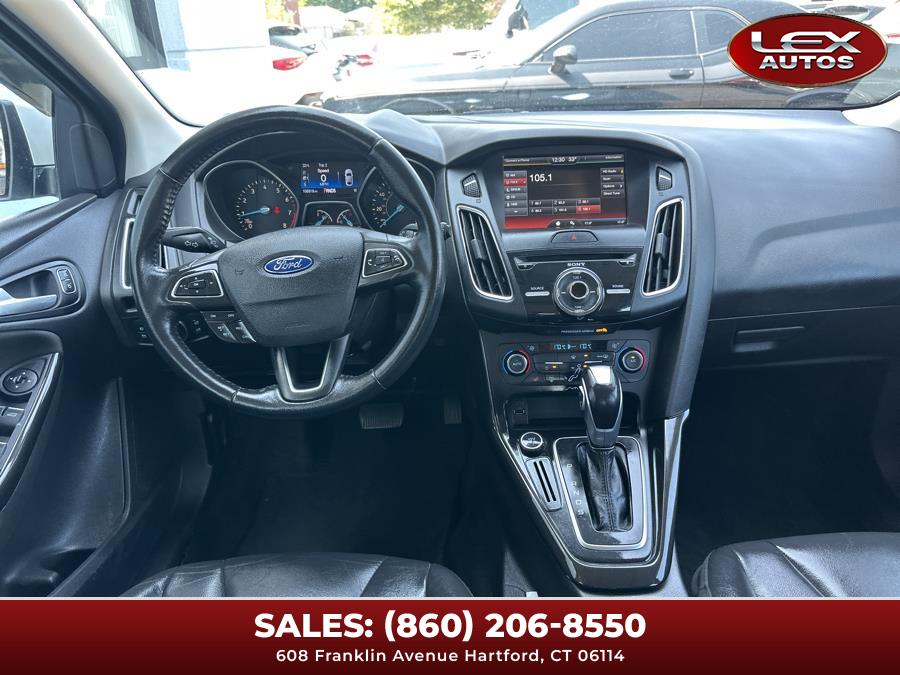 2015 Ford Focus 5dr HB Titanium photo