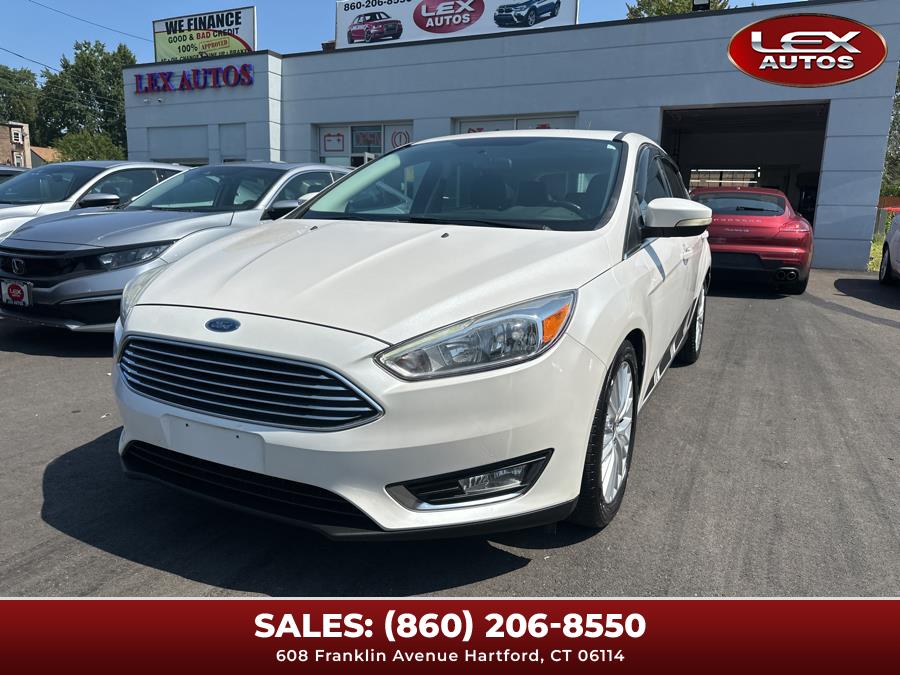 2015 Ford Focus 5dr HB Titanium photo