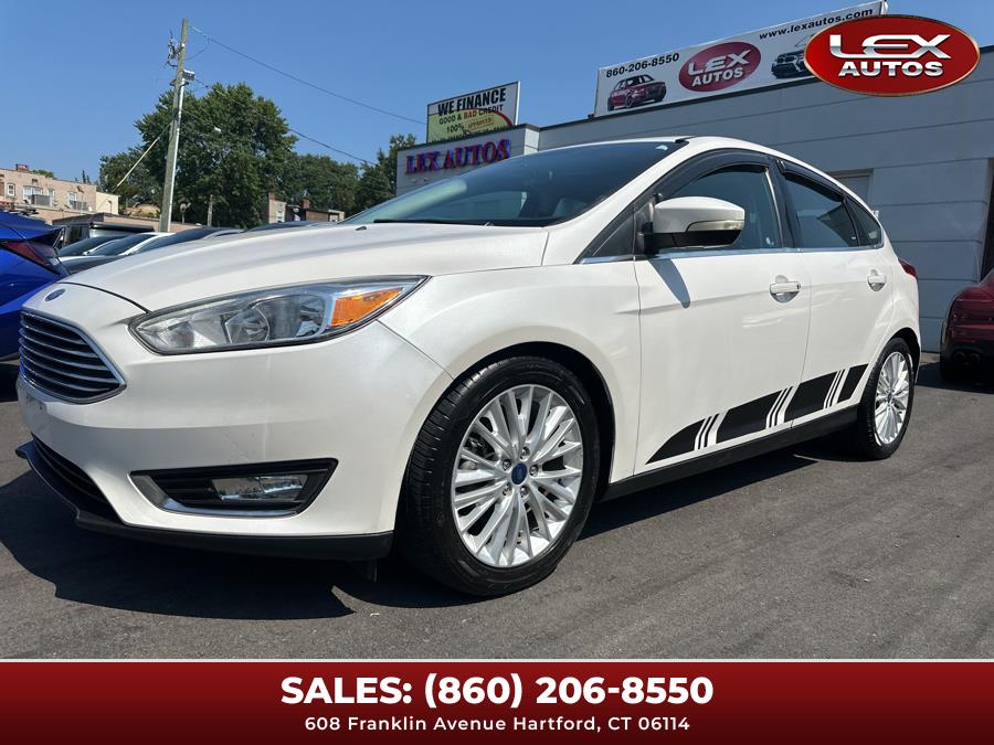 2015 Ford Focus 5dr HB Titanium photo
