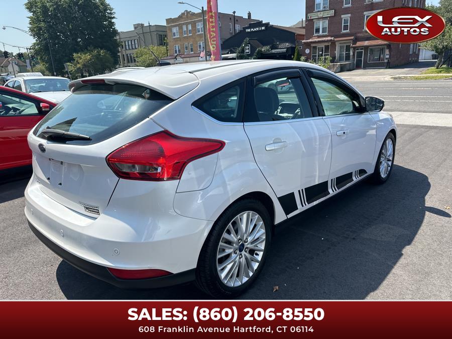 2015 Ford Focus 5dr HB Titanium photo