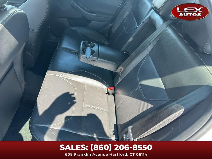 2015 Ford Focus 5dr HB Titanium photo