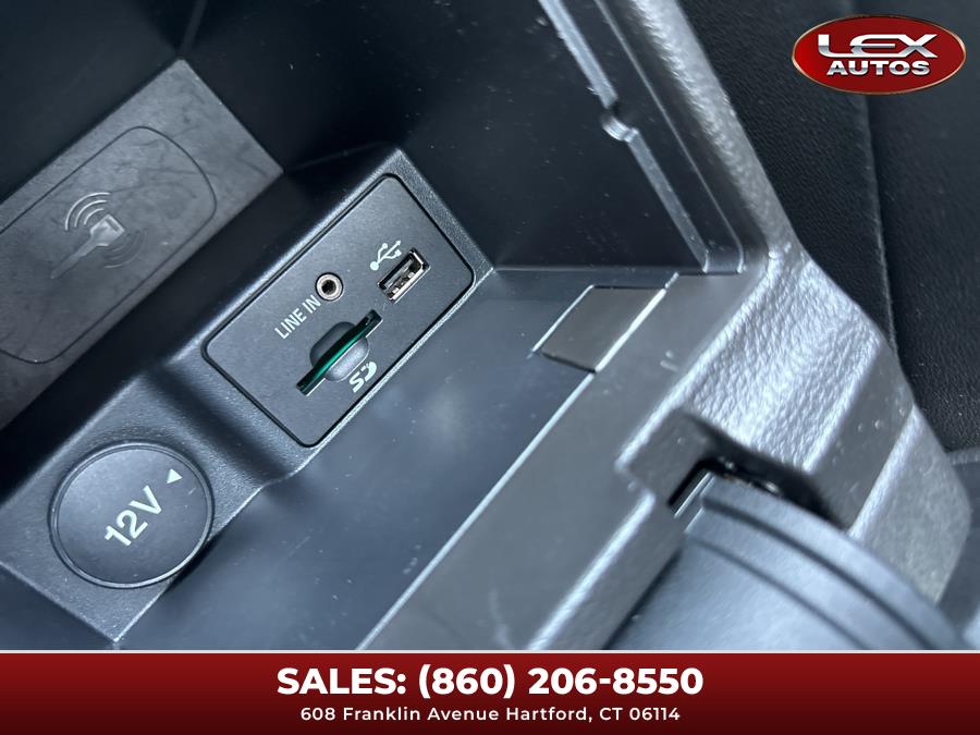 2015 Ford Focus 5dr HB Titanium photo