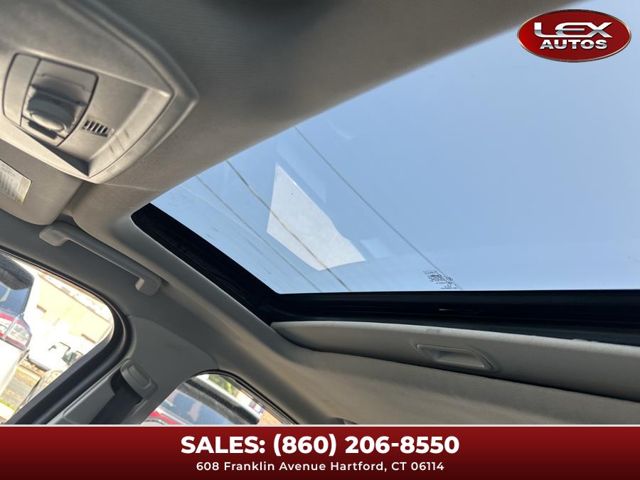2015 Ford Focus 5dr HB Titanium photo