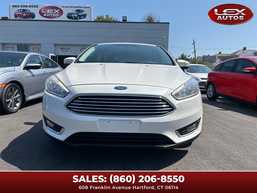 2015 Ford Focus 5dr HB Titanium photo