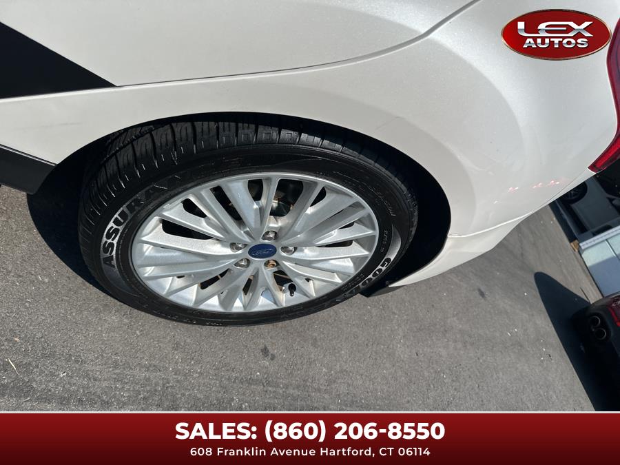 2015 Ford Focus 5dr HB Titanium photo