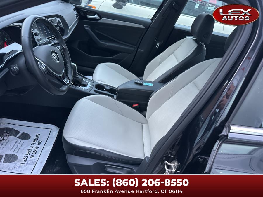 2021 Volkswagen Jetta R-Line Auto photo