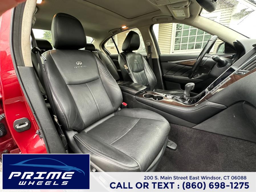 2014 Infiniti Q50 photo