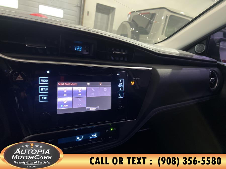 2017 Toyota Corolla SE photo