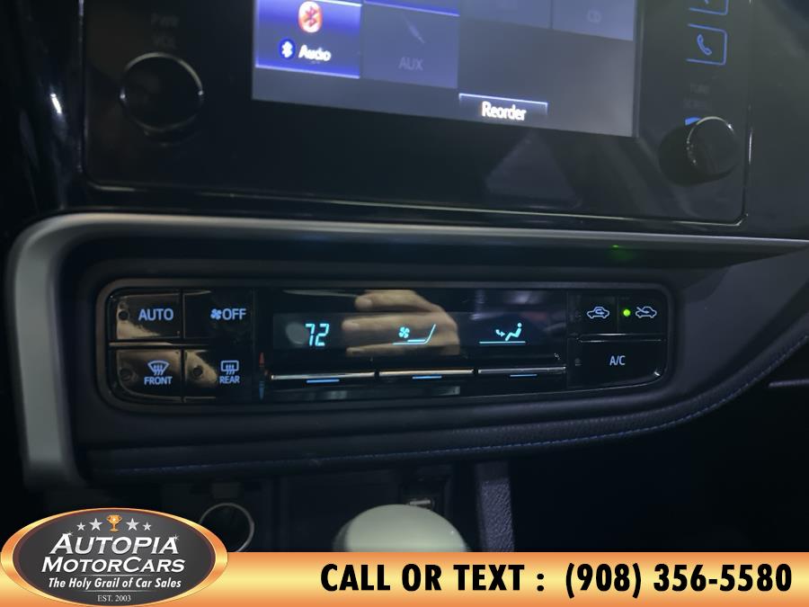 2017 Toyota Corolla SE photo