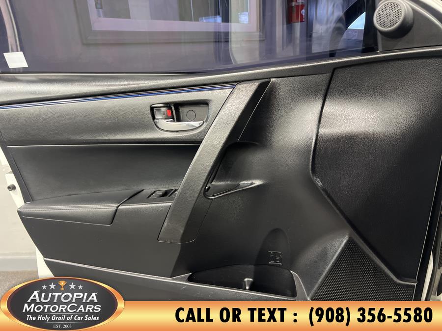 2017 Toyota Corolla SE photo