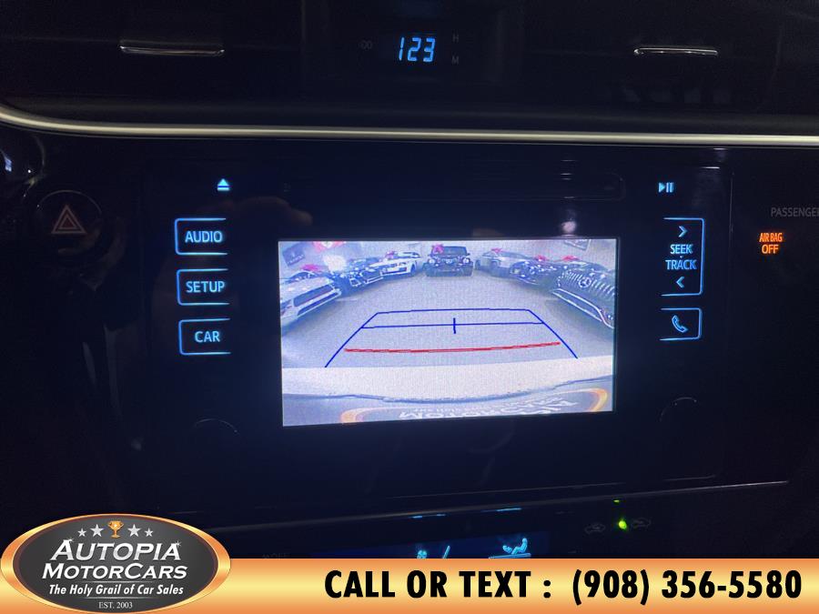 2017 Toyota Corolla SE photo