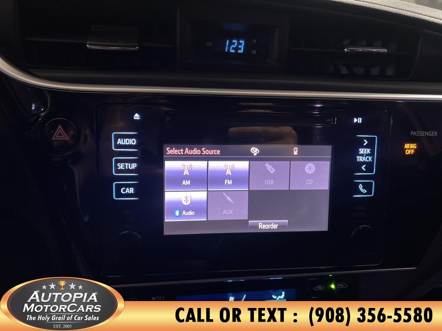 2017 Toyota Corolla SE photo