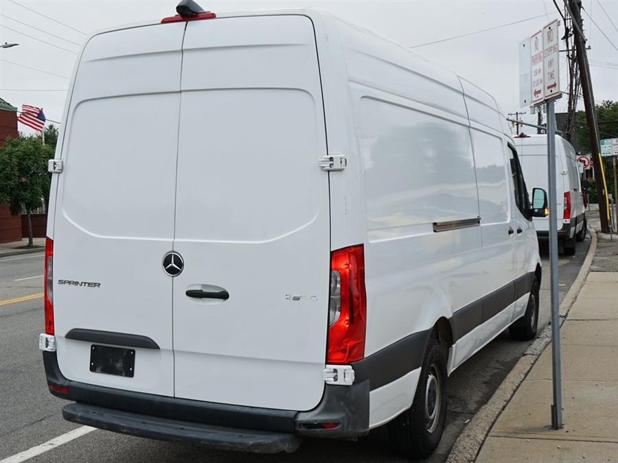 2022 Mercedes-Benz Sprinter 2500 Cargo 170 WB photo