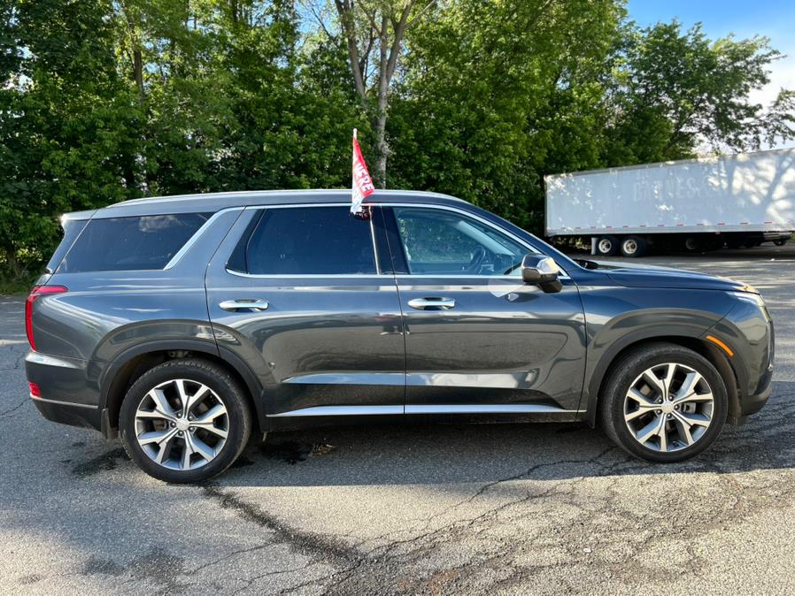 View vehicle photo 4