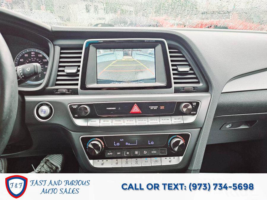 2019 Hyundai Sonata SEL Sedan 4D photo