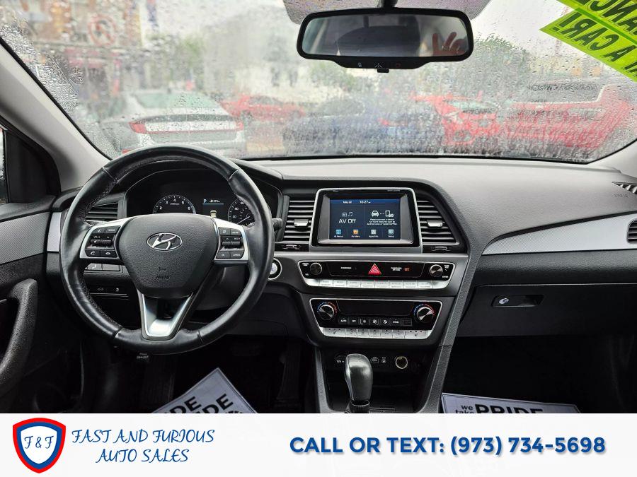 2019 Hyundai Sonata SEL Sedan 4D photo