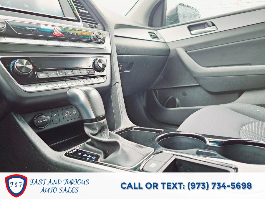 2019 Hyundai Sonata SEL Sedan 4D photo