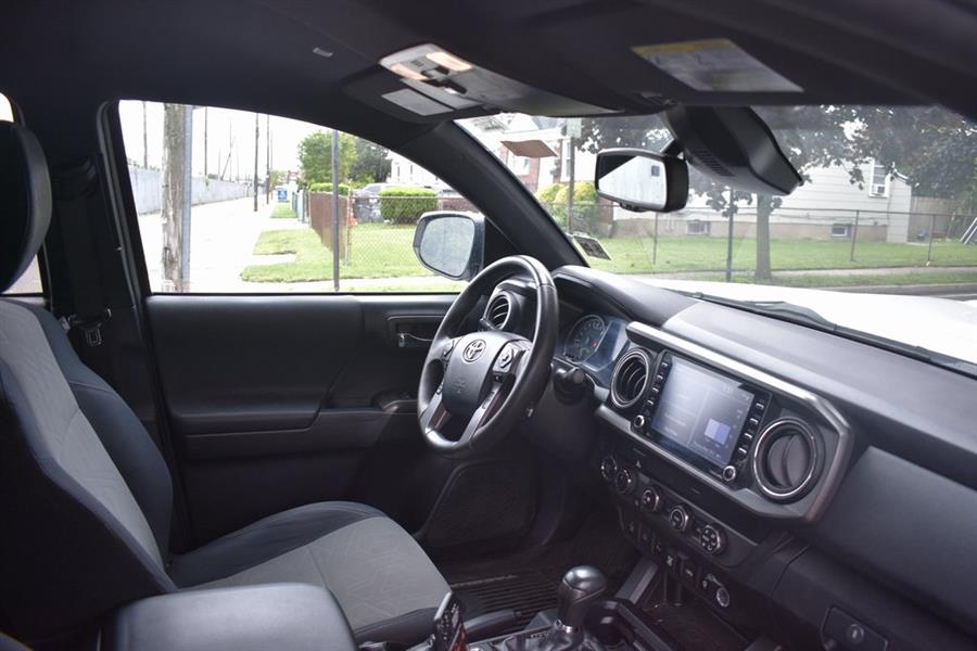 2020 Toyota Tacoma TRD Sport photo