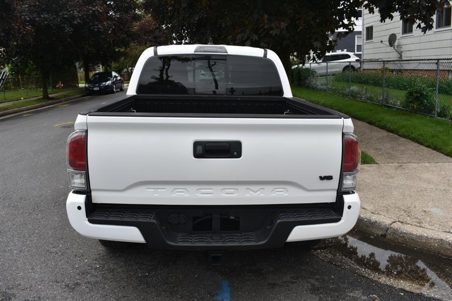 2020 Toyota Tacoma TRD Sport photo