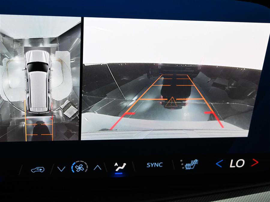 2025 Chevrolet Suburban RST photo
