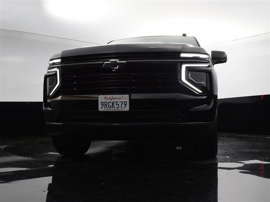 2025 Chevrolet Suburban RST photo