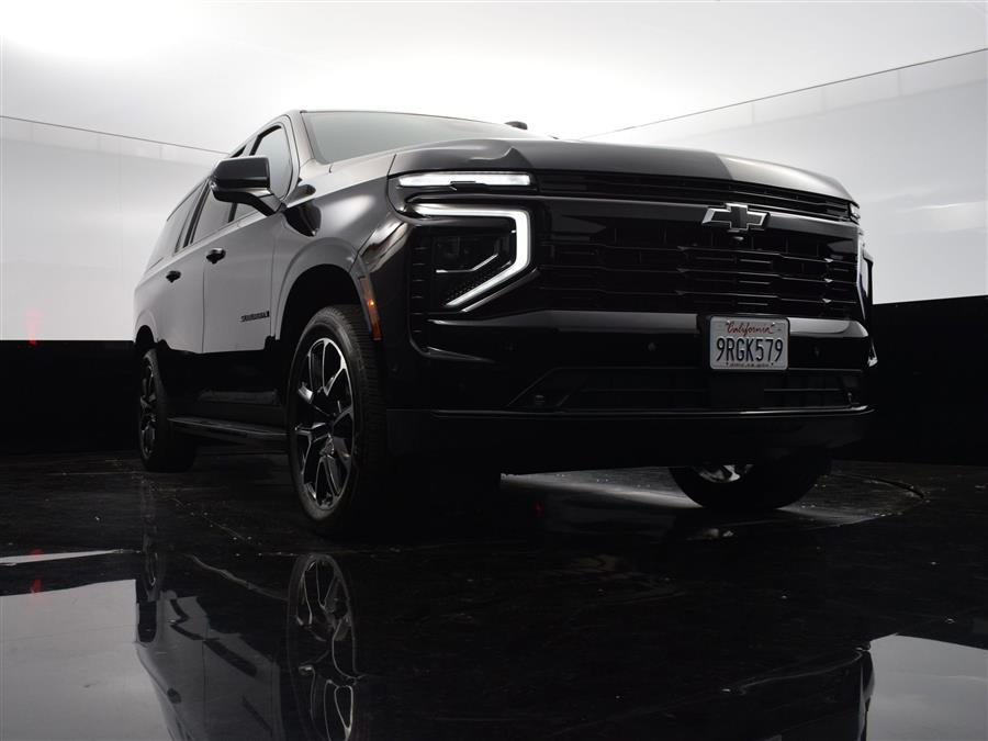 2025 Chevrolet Suburban RST photo