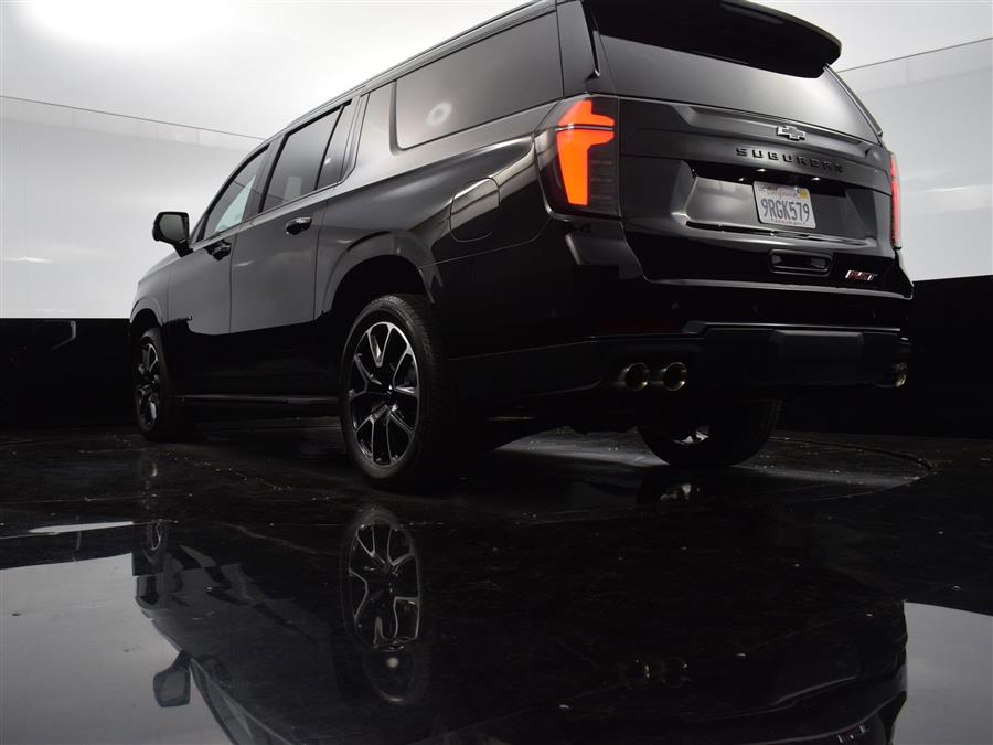2025 Chevrolet Suburban RST photo