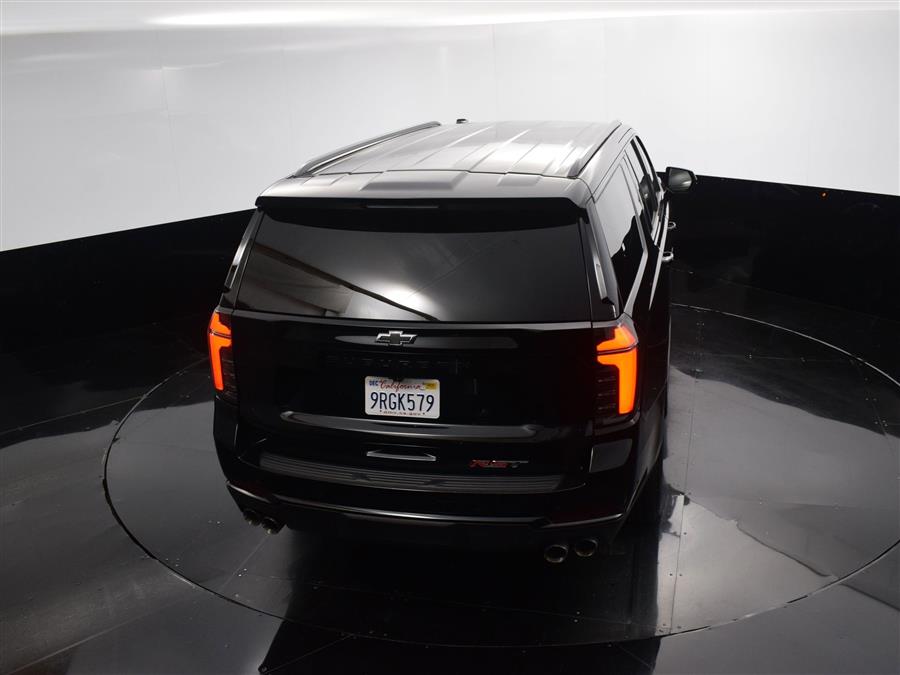 2025 Chevrolet Suburban RST photo