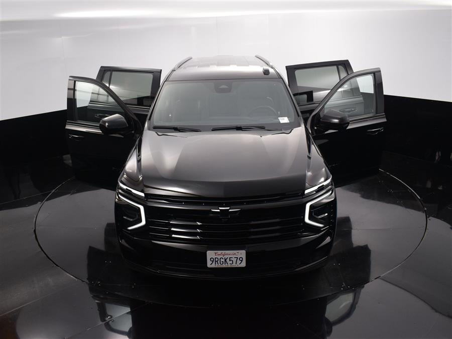 2025 Chevrolet Suburban RST photo
