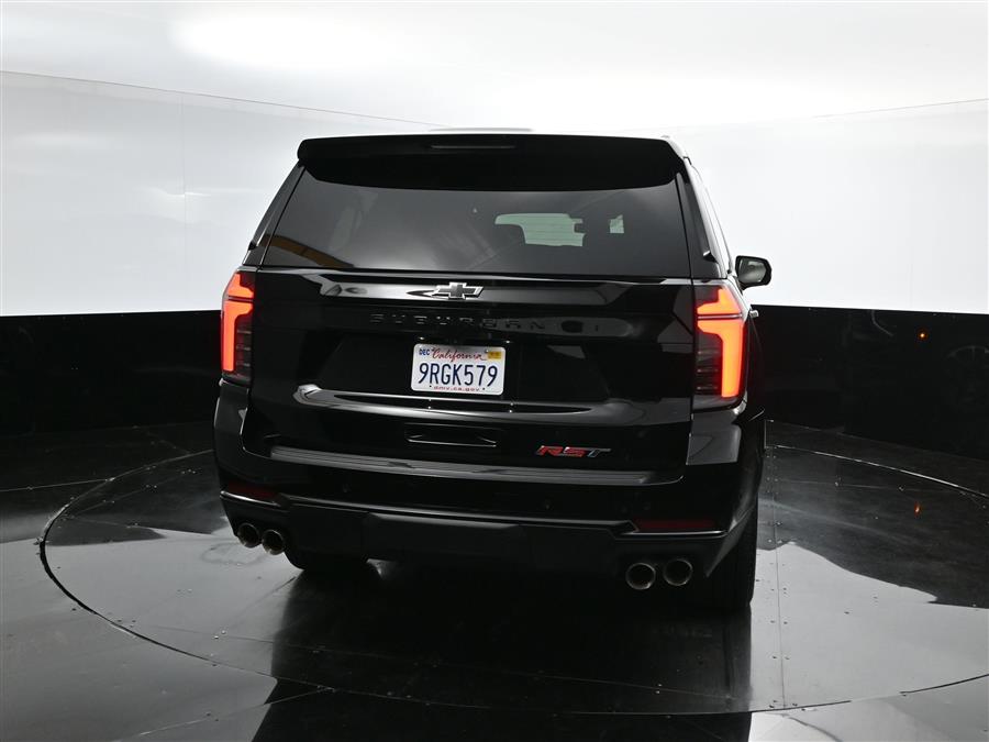 2025 Chevrolet Suburban RST photo