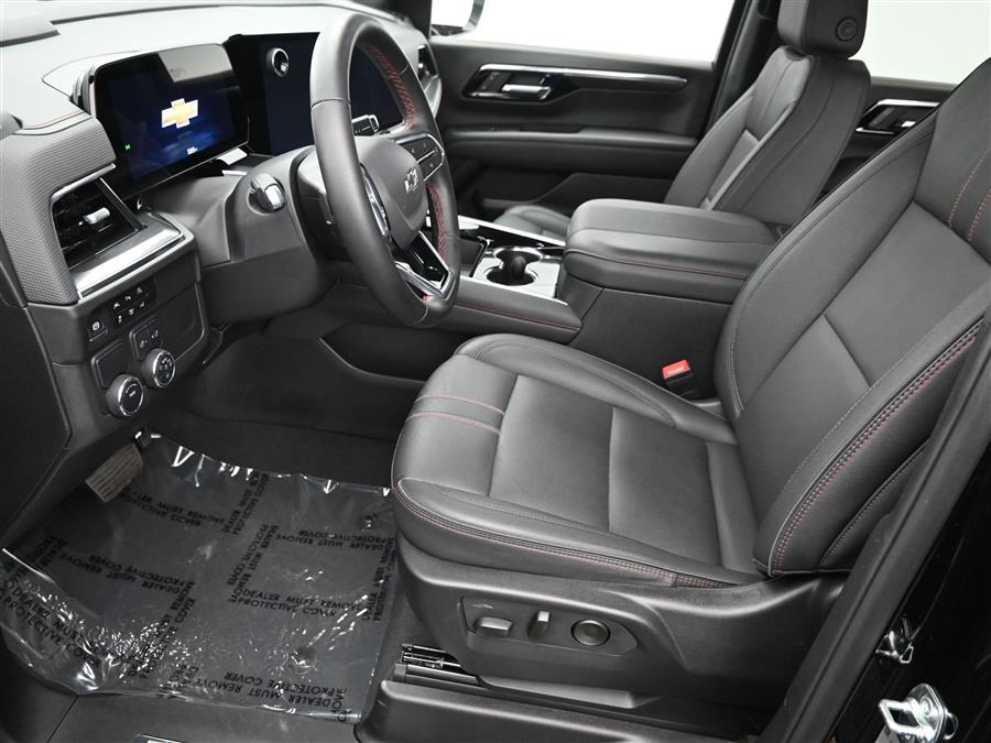 2025 Chevrolet Suburban RST photo