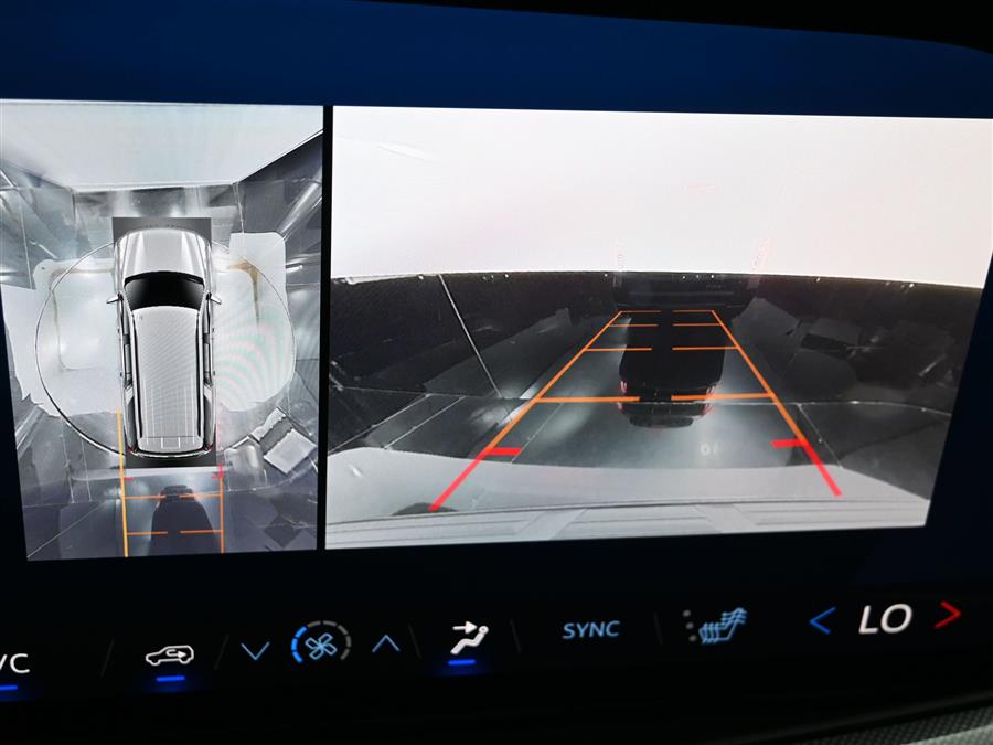 2025 Chevrolet Suburban RST photo