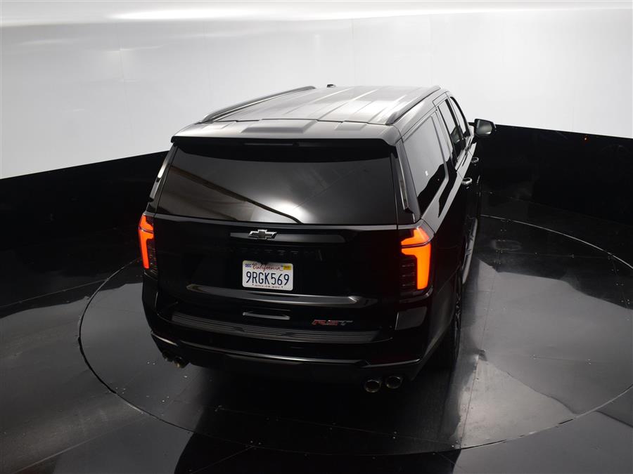 2025 Chevrolet Suburban RST photo
